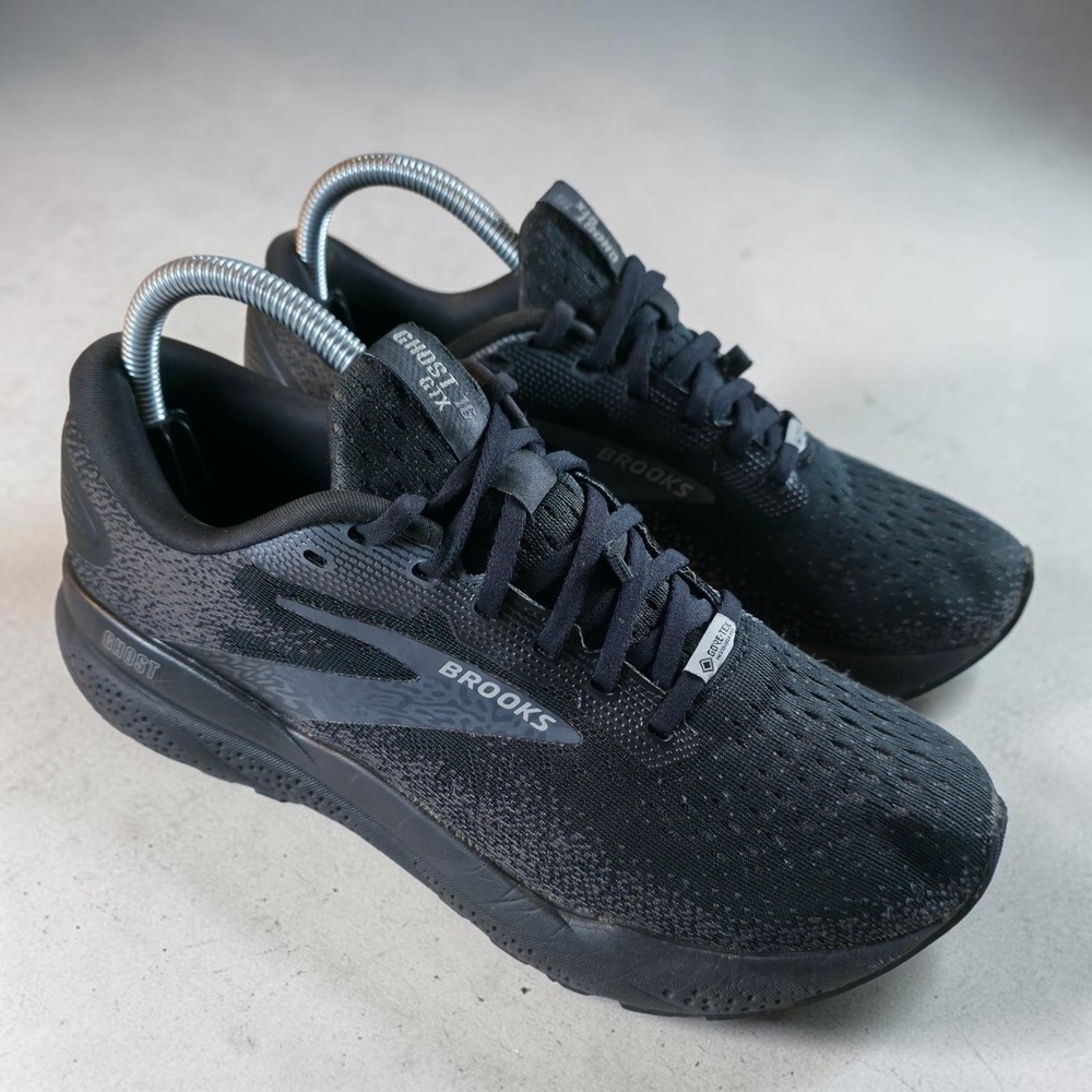 Brooks Ghost 16 GTX Women's 9.5 B Running Shoes Triple Black Gore-Tex Sneakers